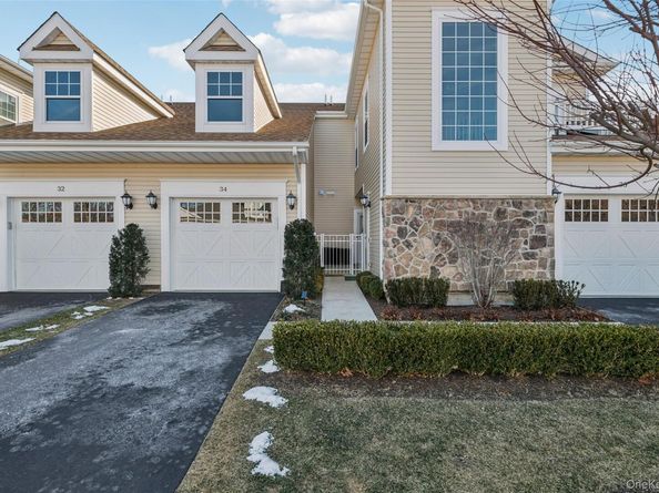 34 Greentree Court, Shirley NY 11967