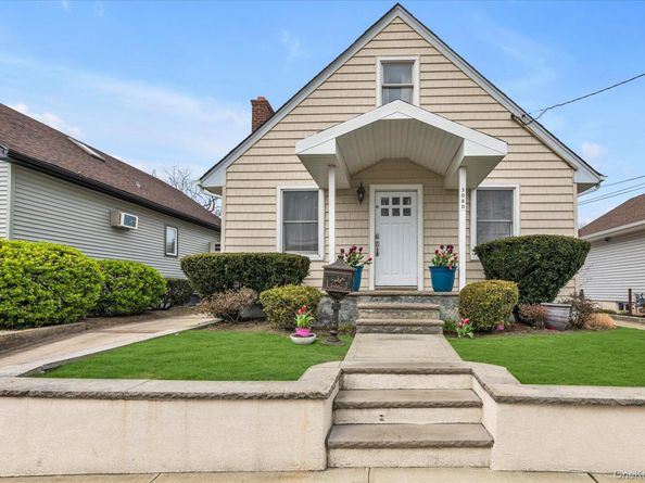 3080 Roxbury Road, Oceanside NY 11572