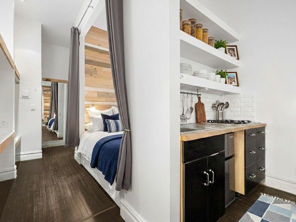 212 E 13TH Street APT1C, New York (Manhattan) NY 10003