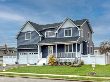 72 W Marine Avenue