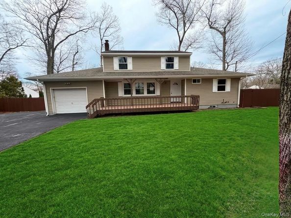 15 Gardiners Road, Sound Beach NY 11789