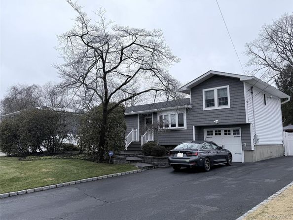 11 Meehan Lane, Coram NY 11727