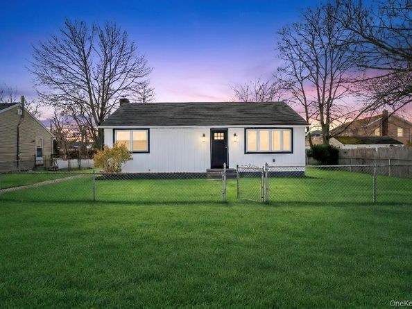 33 Silverpine Drive, Amityville NY 11701