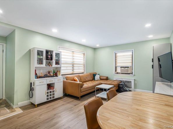 74-12 220th Street 335A1, Bayside NY 11364