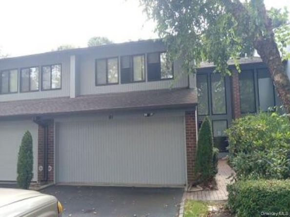 41 E View Court, Jericho NY 11753