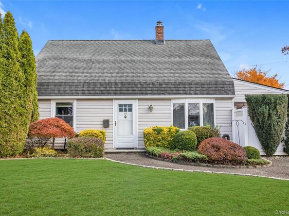 59 Gun Lane, Levittown NY 11756