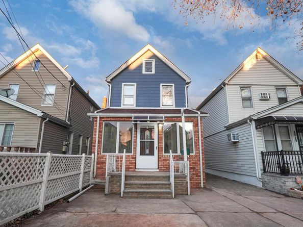 8925 201st Street, Hollis NY 11423