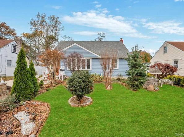 626 Winthrop Drive, Uniondale NY 11553