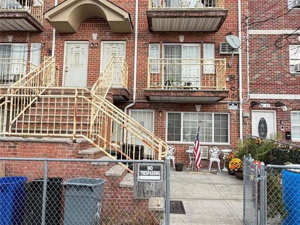 94-81 218th Street, Queens Village NY 11428