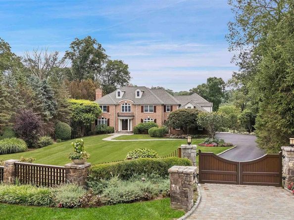 8 Ridgeview Circle, Armonk NY 10504