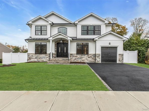 7 Sheridan Street, Old Bethpage NY 11804