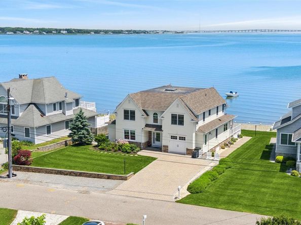 9 Shinnecock Road, East Quogue NY 11942