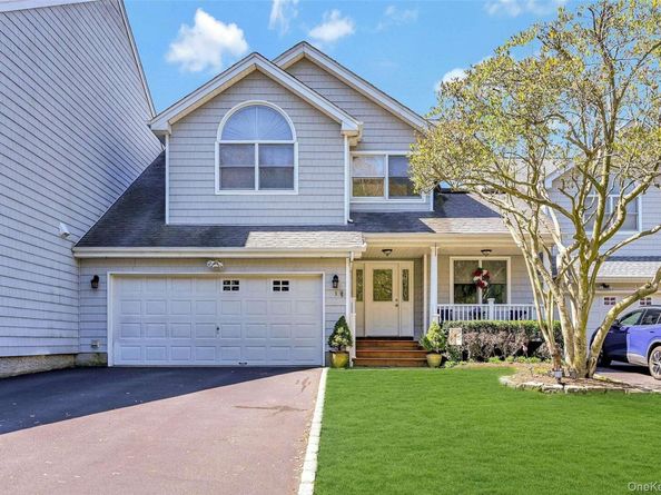 3 Crescent Court 3, Centerport NY 11721