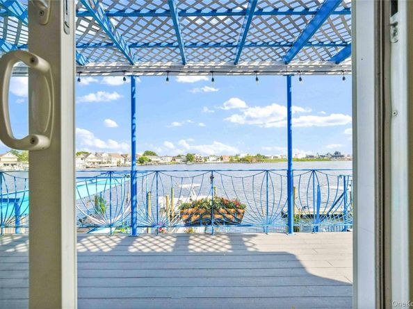 15579 Bayview Avenue, Rosedale NY 11422