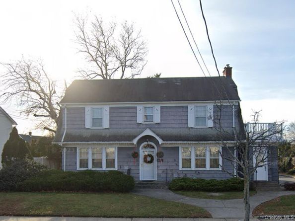 46 Conklin Street, Farmingdale NY 11735