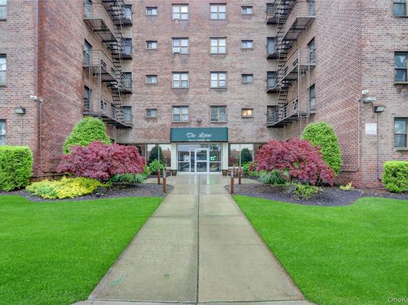 204-15 Foothill Avenue B53, Hollis NY 11423