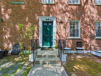 17 Fieldstone Drive