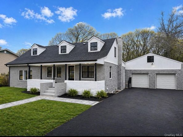 39 Pinetop Drive, Shirley NY 11967