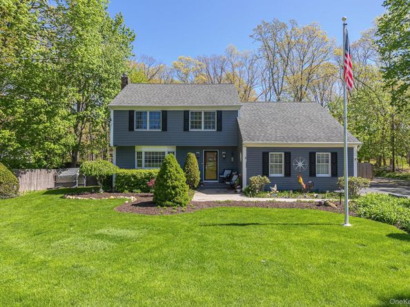 283 Pipe Stave Hollow Road, Miller Place NY 11764