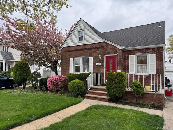 1067 Theodora Street, Franklin Square NY 11010