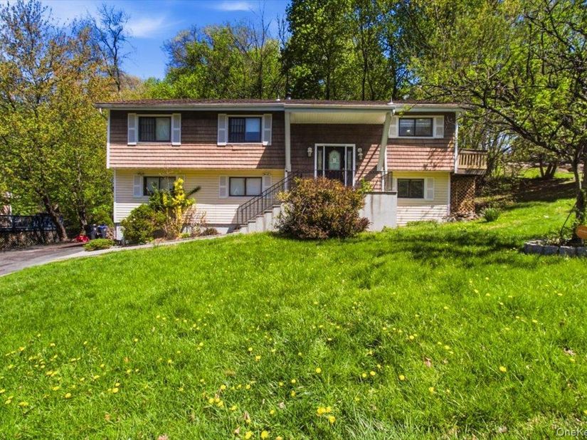 40 Donald Drive, Hastings-on-Hudson NY 10706