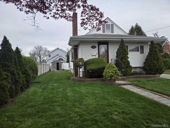 219 Oakview Avenue, Oceanside NY 11572