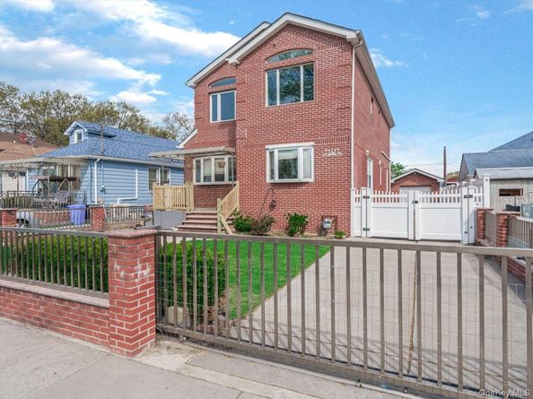 252-15 82nd Avenue, Bellerose NY 11426