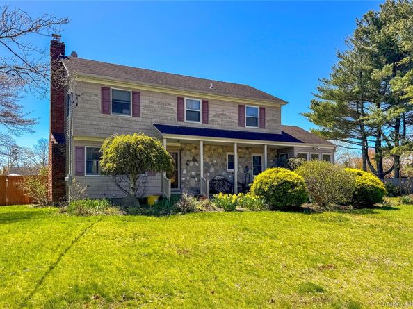 6 Roberts Lane, East Moriches NY 11940