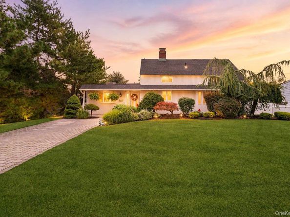 55 Duckpond Drive N, Wantagh NY 11793