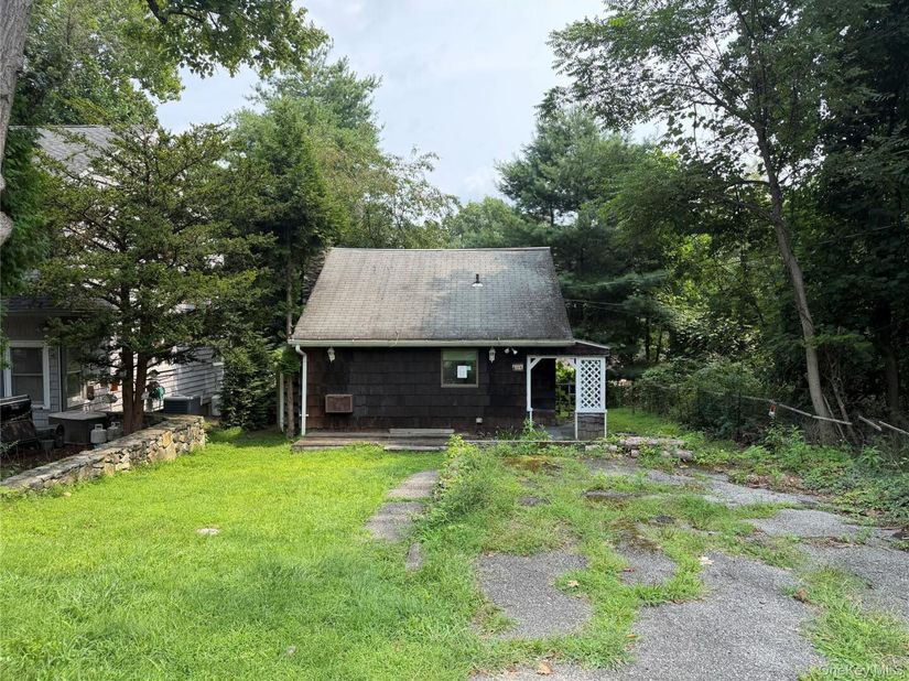 6 N Shenorock Drive, Yorktown Heights NY 10598