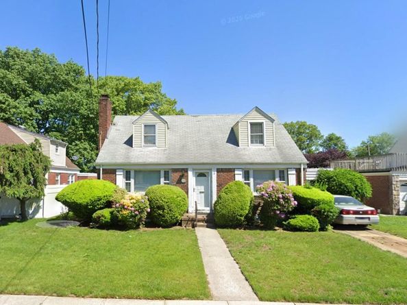 288 Garden Place, West Hempstead NY 11552