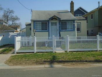12 North Boulevard