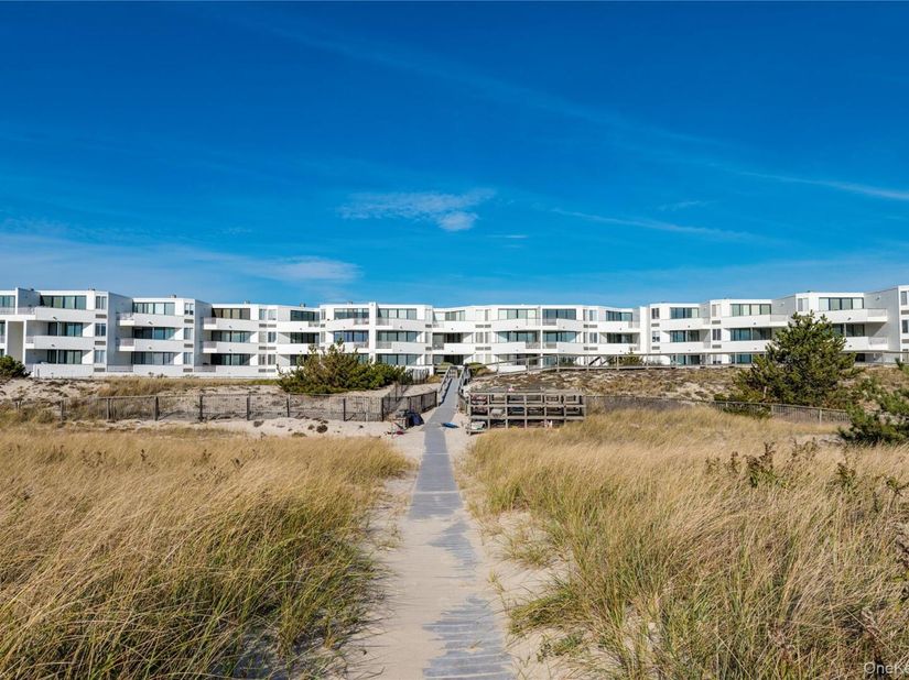 261 Dune Road 5, Westhampton Beach NY 11978