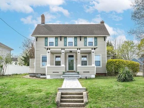 75 Grove Street, Glenwood Landing NY 11547