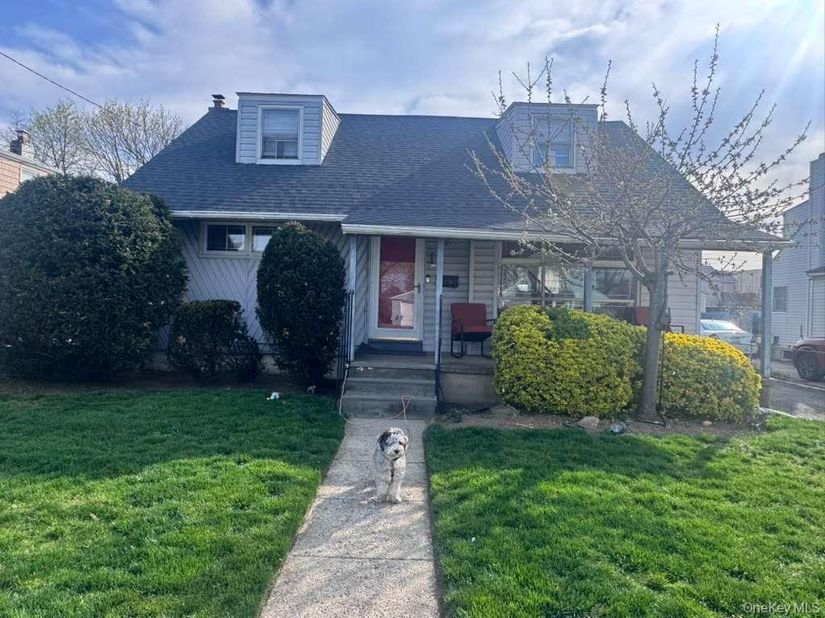 289 Caryl Drive, Lawrence NY 11559