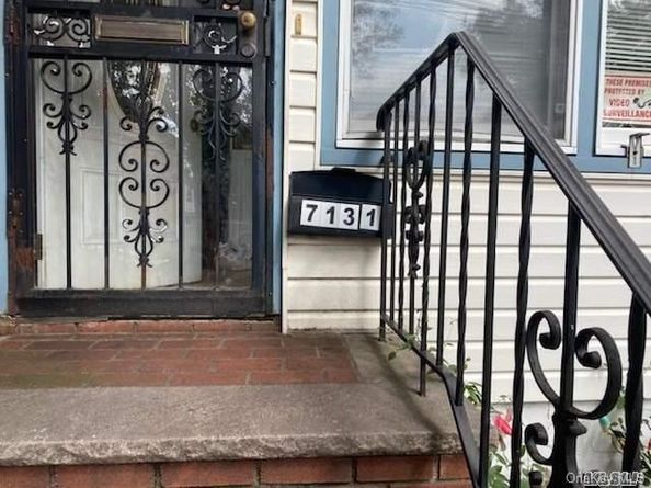 71-31 66th Road, Middle Village NY 11379