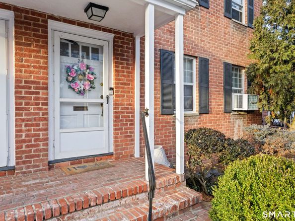 34 4th Street 34, Stamford CT 06905