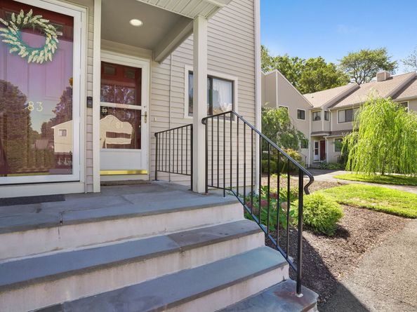 81 Lance Circle 81, Bridgeport CT 06606