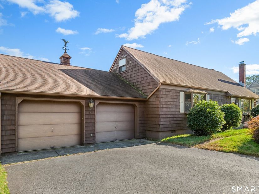 559 Oak Bluff Avenue, Stratford CT 06615