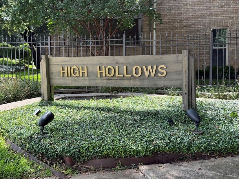 10407  High Hollows Drive  107, Dallas Texas 75230