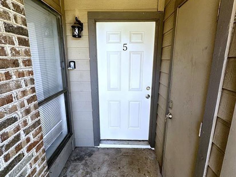 1600  Pecan Chase Circle  5, Arlington Texas 76012