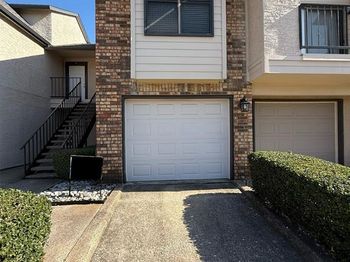 823 W Harwood Road E