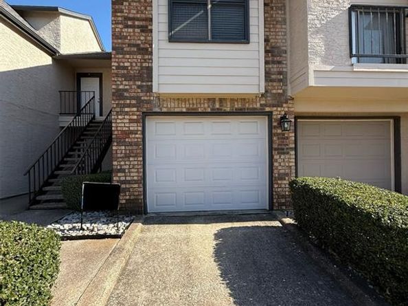 823 W Harwood Road E, Hurst Texas 76054