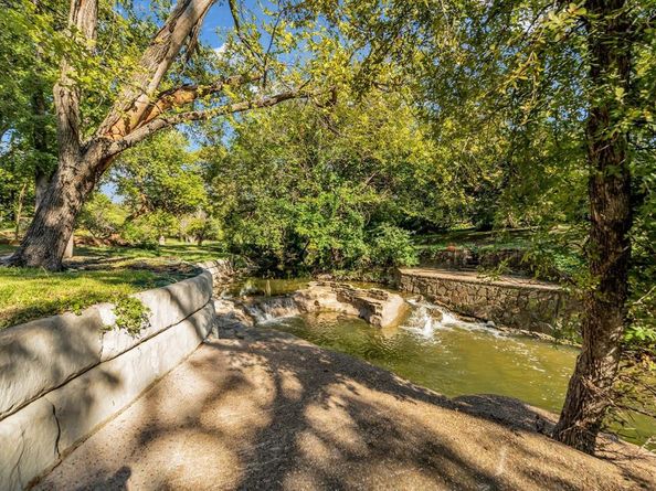 2972  Maydelle Lane , Farmers Branch Texas 75234