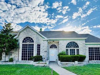 5713  Allen Lane 
