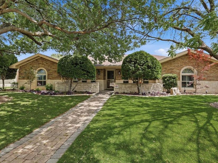 1504  Cloister Way , Plano Texas 75075