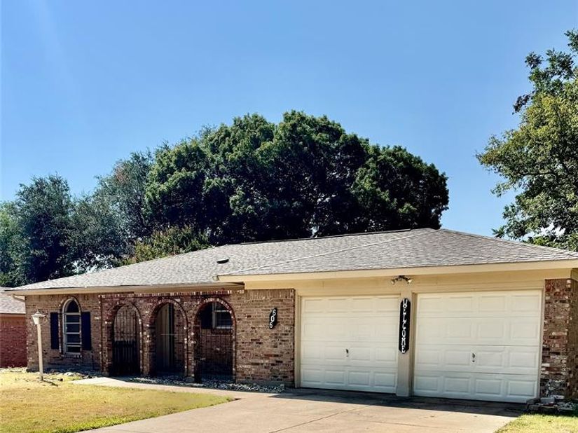 606  Pepperidge Court , Arlington Texas 76014