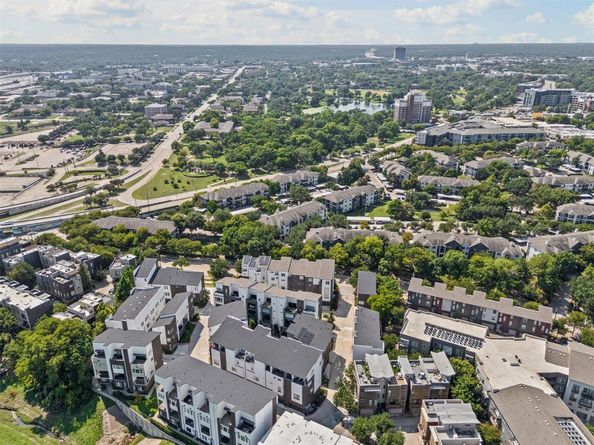 381 E Greenbriar Lane  501, Dallas Texas 75203