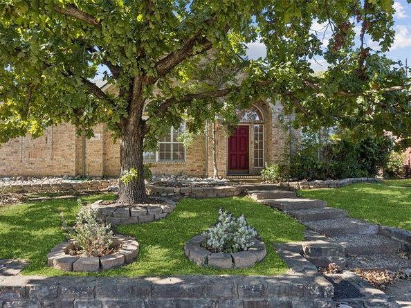 9325  Vista Circle , Irving Texas 75063