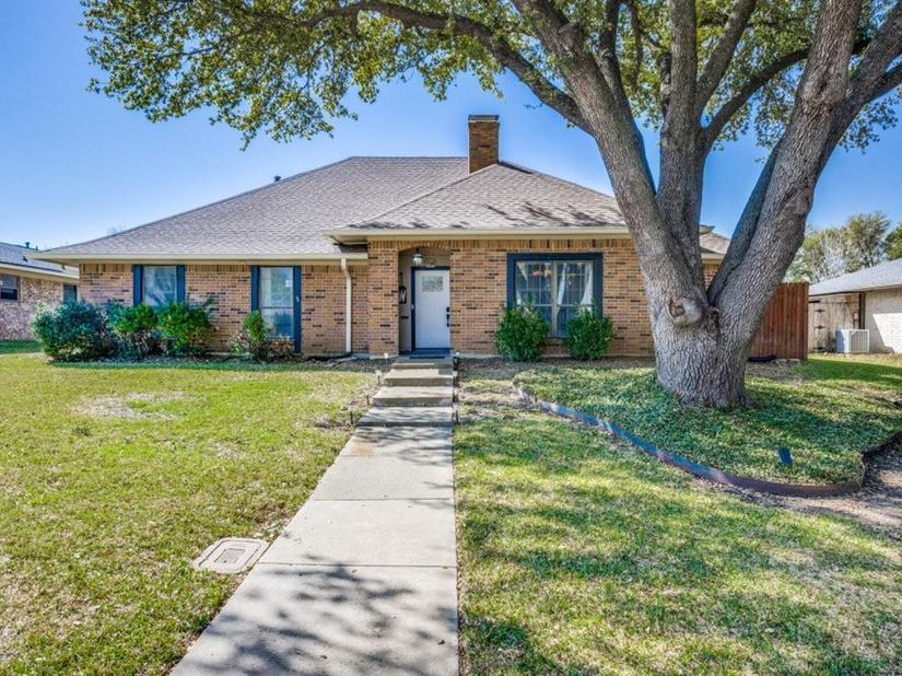 1538  Glenhill Lane , Lewisville Texas 75077